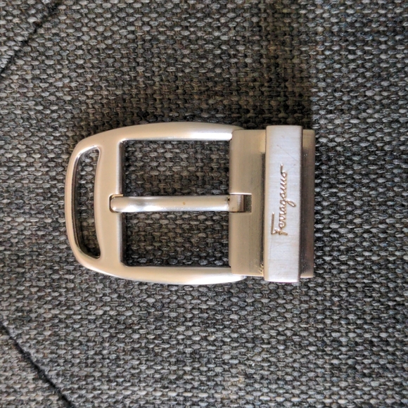 Salvatore Ferragamo belt buckle - Picture 1 of 3
